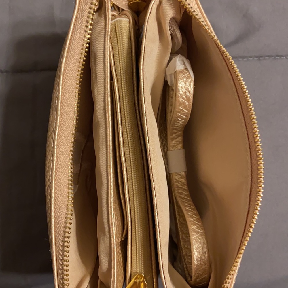 Crossbody/Wristlet - Picture 5 of 9